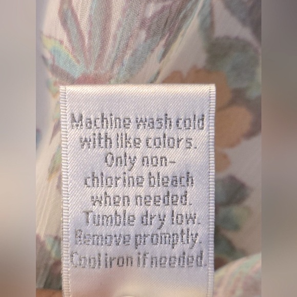 Lauren Conrad Sheer Floral Blouse - Picture 5 of 6